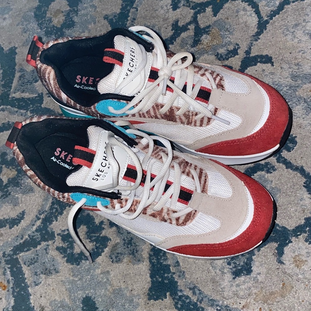 Brand new Sketchers sneakers